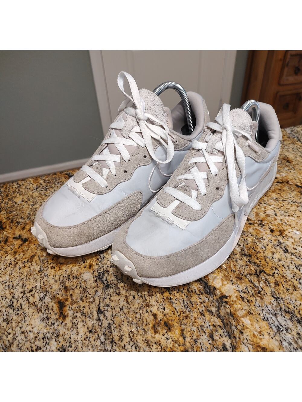 Nike Shoes DC3579-006 Size 10 Light Gray/White Needs Cushion Soles